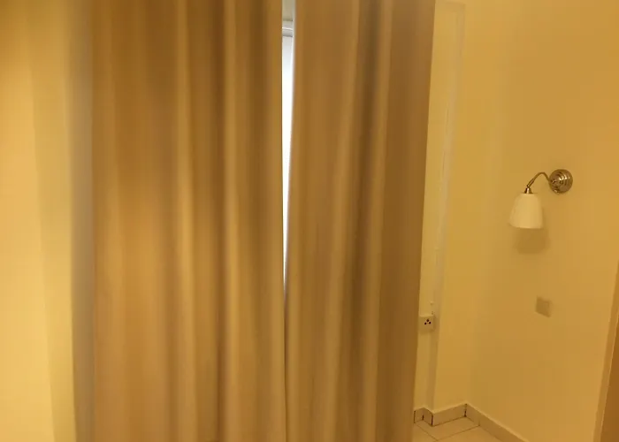 Sunny * 斯沃伦塔